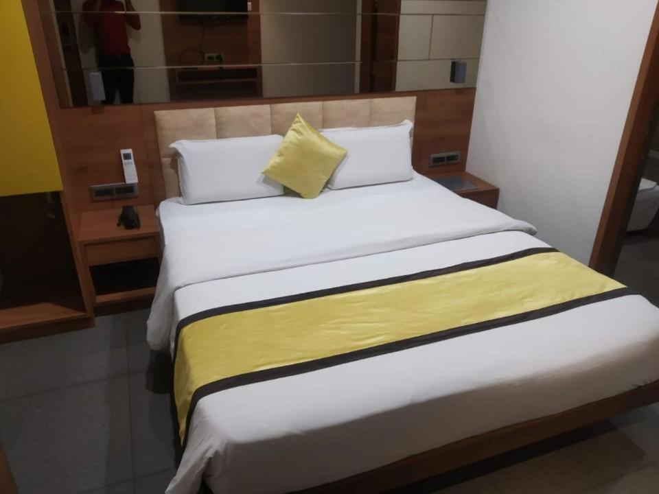 Hotel Avaante Ahmedabad Formerly Known As The Orchid Hotel المظهر الخارجي الصورة