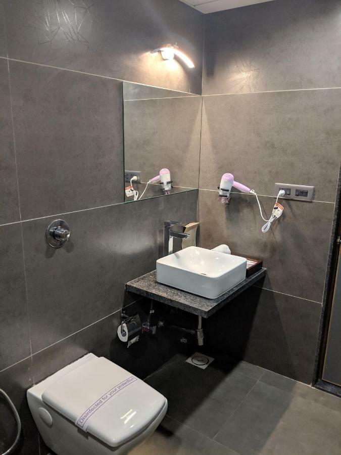 Hotel Avaante Ahmedabad Formerly Known As The Orchid Hotel المظهر الخارجي الصورة
