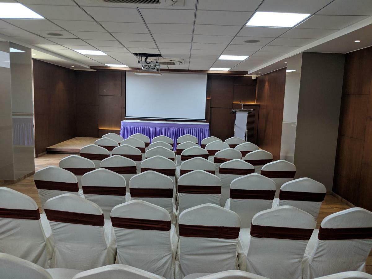 Hotel Avaante Ahmedabad Formerly Known As The Orchid Hotel المظهر الخارجي الصورة