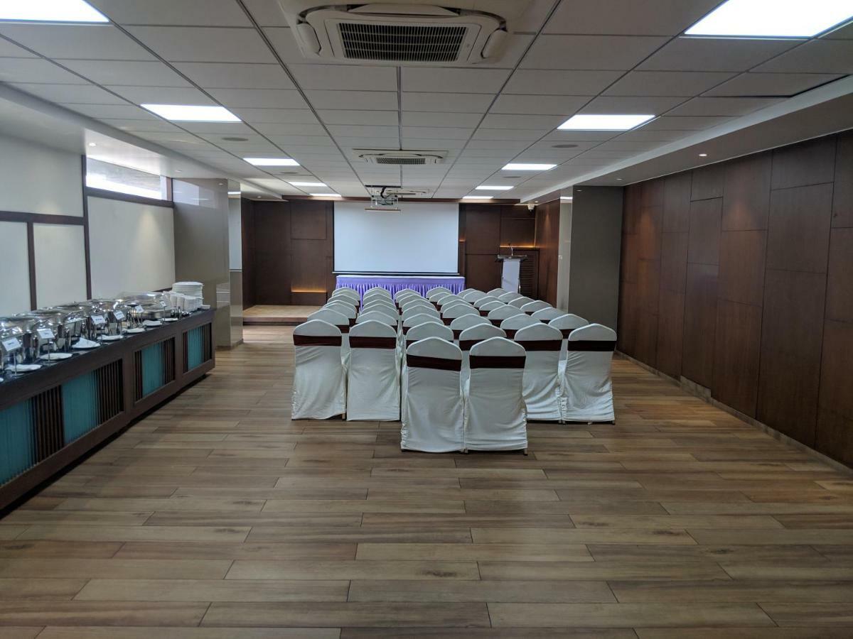 Hotel Avaante Ahmedabad Formerly Known As The Orchid Hotel المظهر الخارجي الصورة